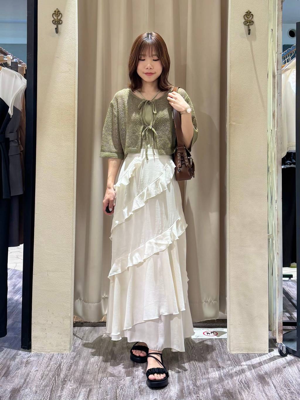 mysty womanのフリルエスカルゴスカートを使ったコーディネートを紹介します。｜Rakuten Fashion(楽天ファッション／旧楽天ブランドアベニュー)5514152