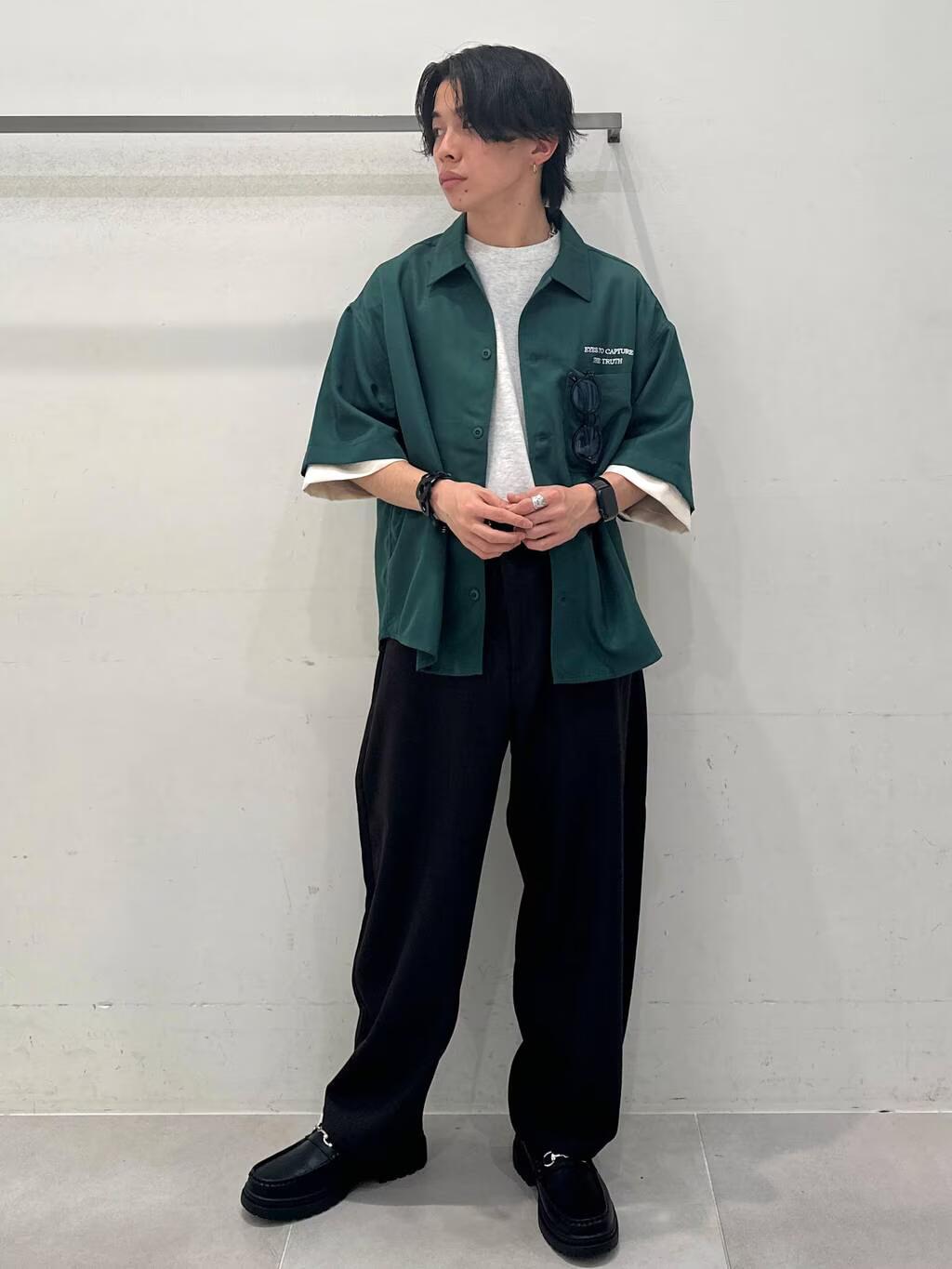 LAKOLEのレイヤード刺繍半袖シャツを使ったコーディネートを紹介します。｜Rakuten Fashion(楽天ファッション／旧楽天ブランドアベニュー)5519863