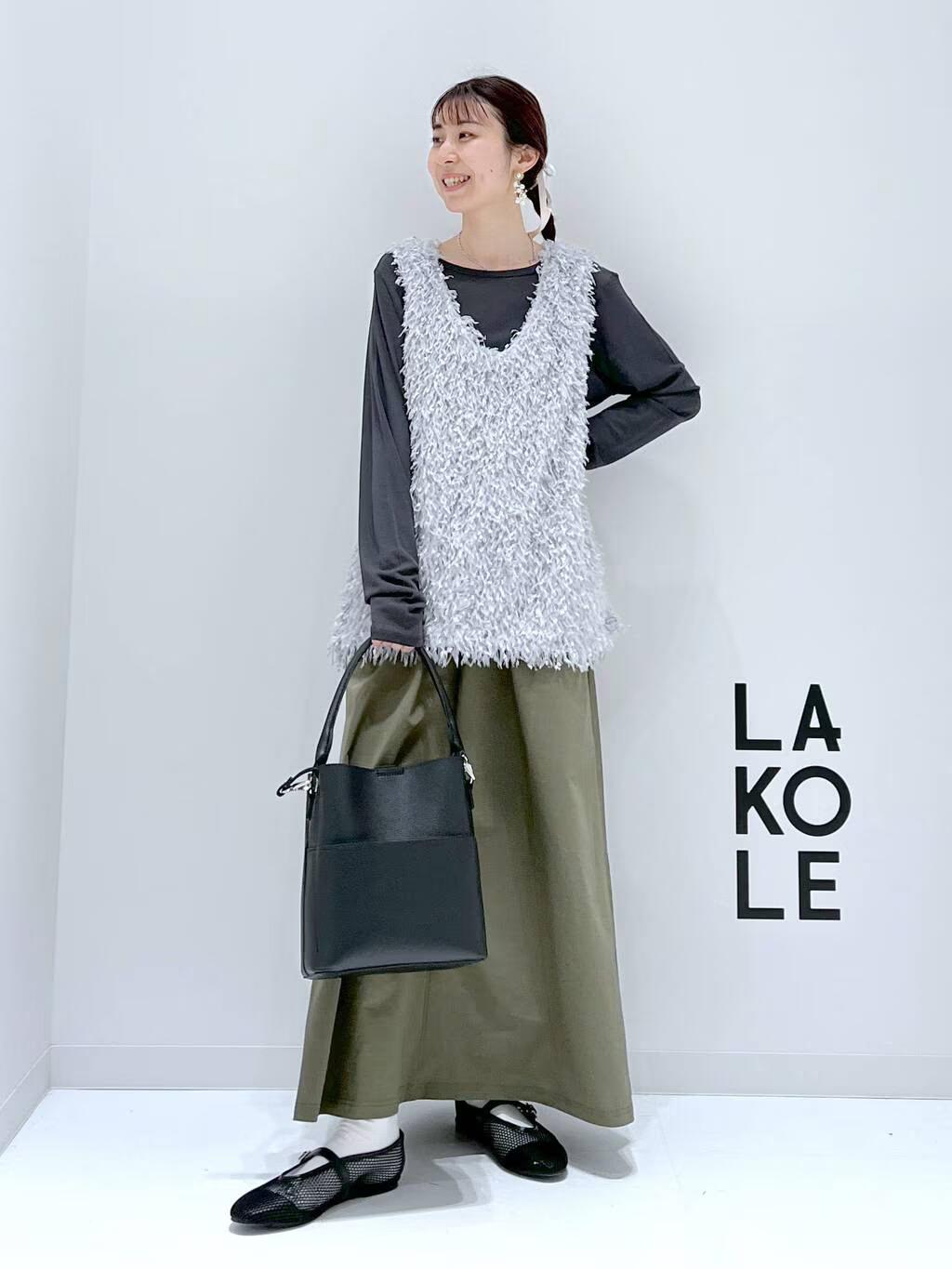 LAKOLEのフリンジベストを使ったコーディネートを紹介します。｜Rakuten Fashion(楽天ファッション／旧楽天ブランドアベニュー)5519867