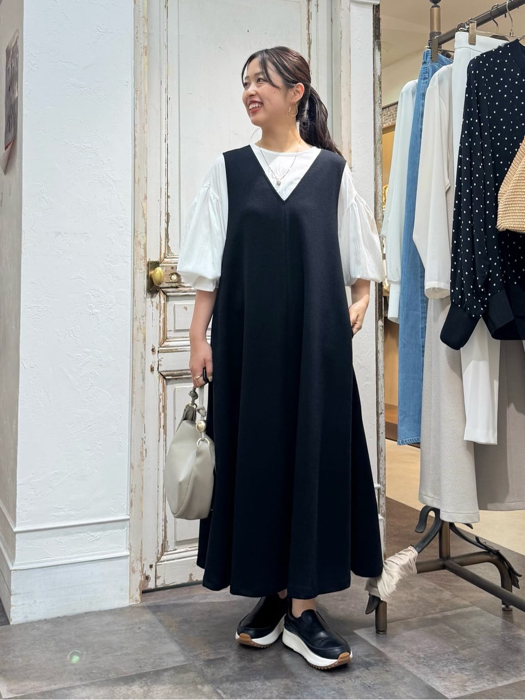 BEARDSLEYのギャザーカフスシャツを使ったコーディネート