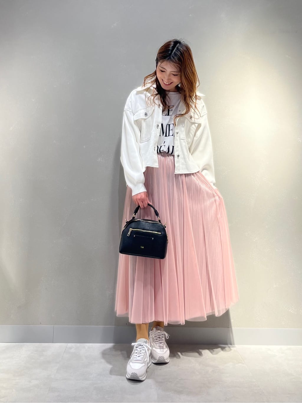 Vinのウェッジソールスニーカーを使ったコーディネートを紹介します。｜Rakuten Fashion(楽天ファッション／旧楽天ブランドアベニュー)5521335