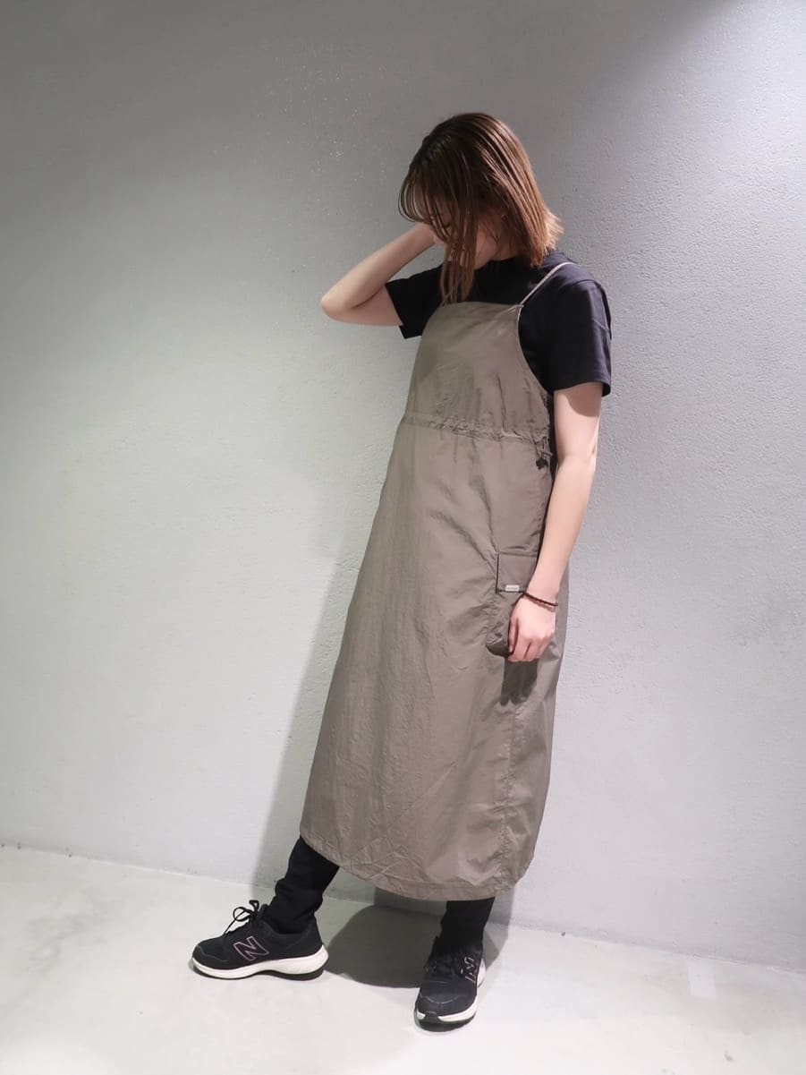 Snow PeakのTaslan Sleeveless Dressを使ったコーディネートを紹介します。｜Rakuten Fashion(楽天ファッション／旧楽天ブランドアベニュー)5521342