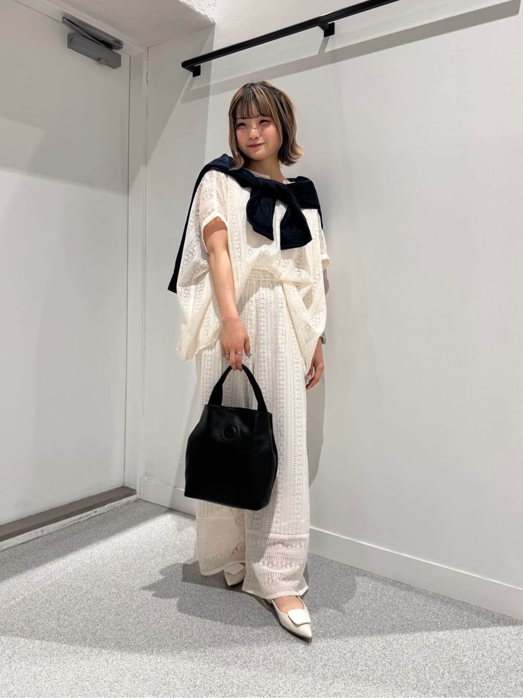 Vinのレースレイヤードストライプパンツを使ったコーディネートを紹介します。｜Rakuten Fashion(楽天ファッション／旧楽天ブランドアベニュー)5522711