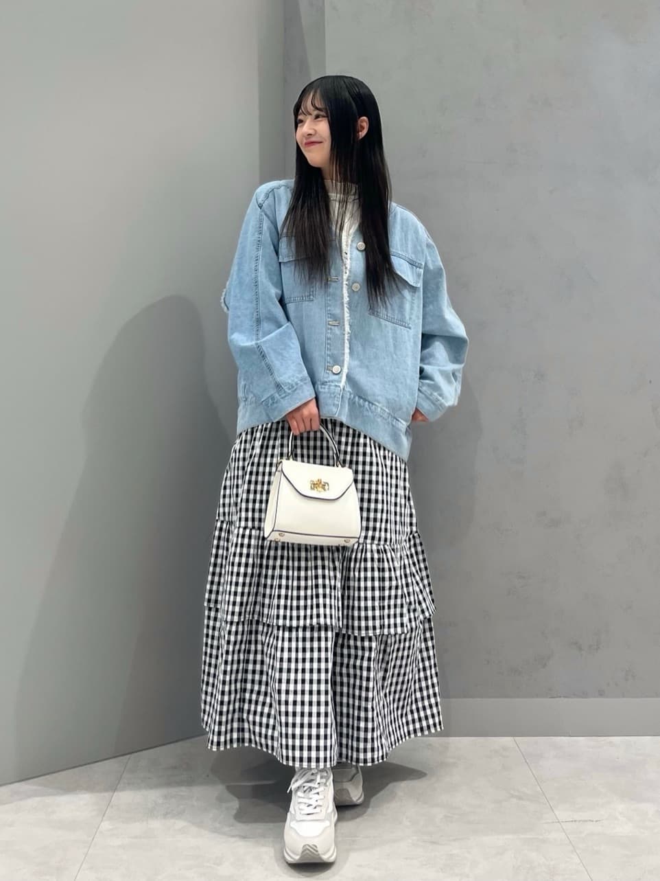 Vinのフリルネックリブカットソーを使ったコーディネートを紹介します。｜Rakuten Fashion(楽天ファッション／旧楽天ブランドアベニュー)5524013