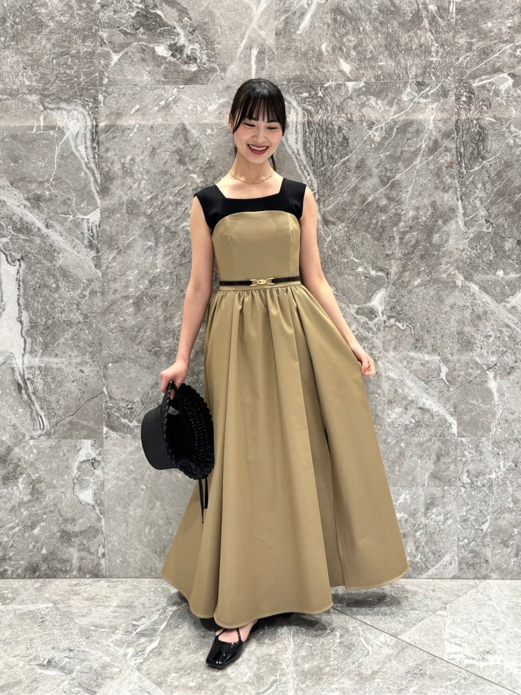 allurevilleの【LOULOU WILLOUGHBY】シャンブレーベアワンピースを使ったコーディネートを紹介します。｜Rakuten Fashion(楽天ファッション／旧楽天ブランドアベニュー)5525490
