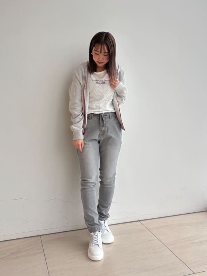 Vinのウォッシュ加工シワクルーネックTEEを使ったコーディネートを紹介します。｜Rakuten Fashion(楽天ファッション／旧楽天ブランドアベニュー)5526192