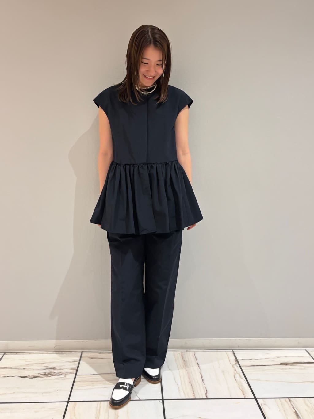 1er Arrondissementのコットンナイロンタフタペプラムジレを使ったコーディネートを紹介します。｜Rakuten Fashion(楽天ファッション／旧楽天ブランドアベニュー)5526464