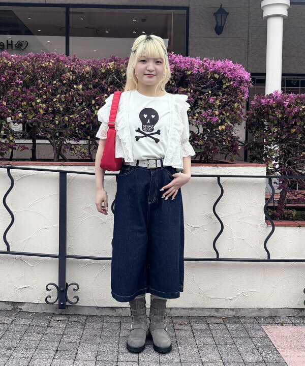 BEAMS HEARTのフロッキー スカル プリントTシャツ(M~L)を使ったコーディネートを紹介します。｜Rakuten Fashion(楽天ファッション／旧楽天ブランドアベニュー)5528756