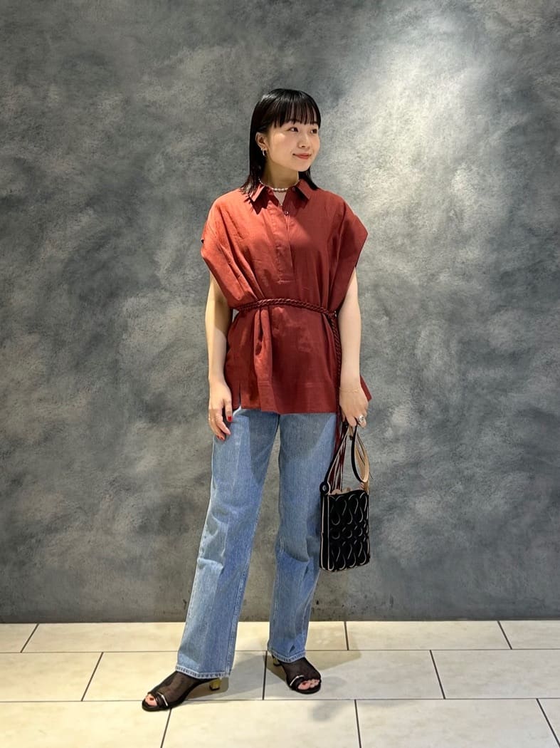 TOMORROWLANDの【別注】RED CARD TOKYO NEW WESTON デニムを使っ