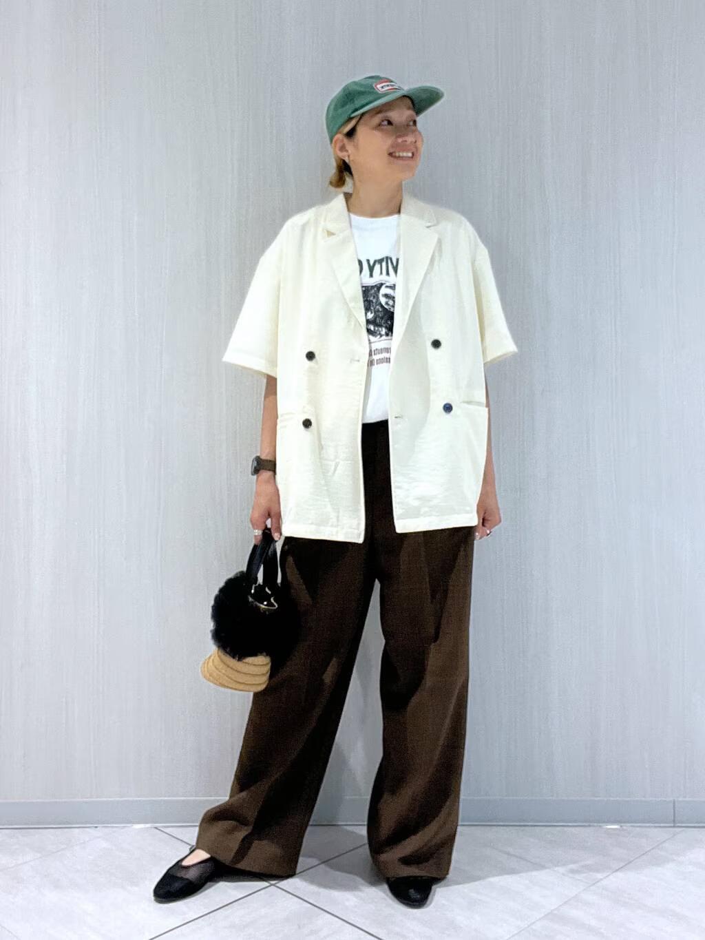 LAKOLEの【接触冷感】ハーフスリーブシアーWジャケットを使ったコーディネートを紹介します。｜Rakuten Fashion(楽天ファッション／旧楽天ブランドアベニュー)5530740