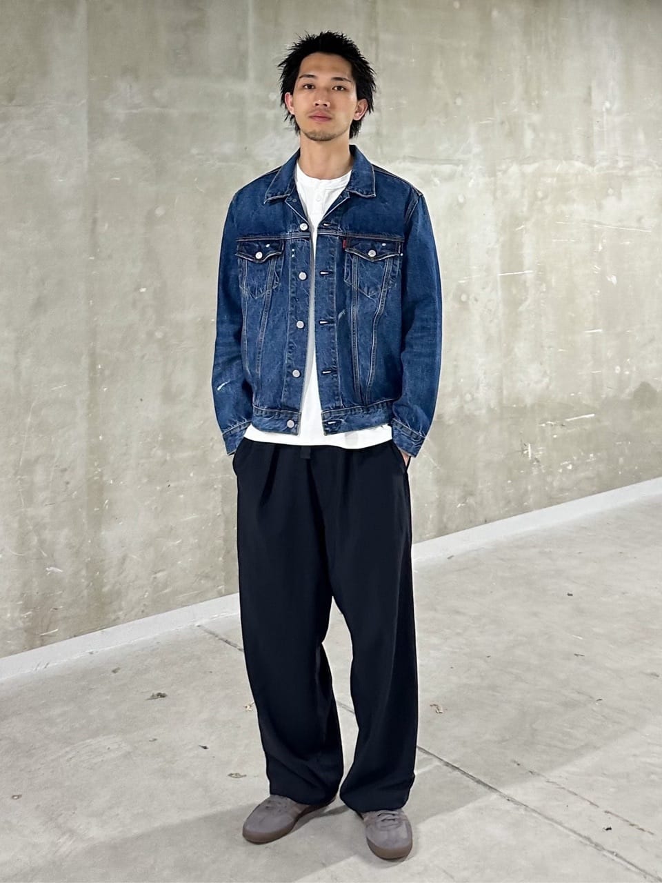 JOURNAL STANDARDのLEVI'S(R) / リーバイス(R) 別注 TYPE III TRUCKER JACKET Selvedge INDIGOを使ったコーディネートを紹介します。｜Rakuten Fashion(楽天ファッション／旧楽天ブランドアベニュー)5536935