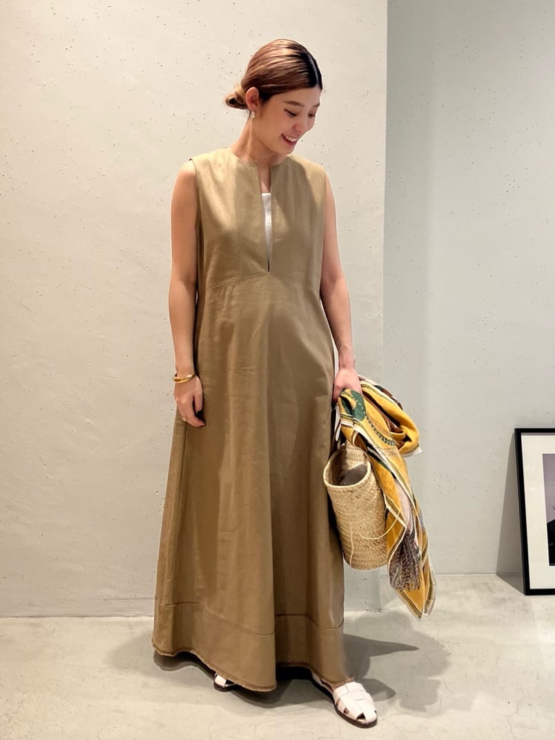 1er Arrondissementの【新型】サテンキャミソールを使ったコーディネートを紹介します。｜Rakuten Fashion(楽天ファッション／旧楽天ブランドアベニュー)5539262