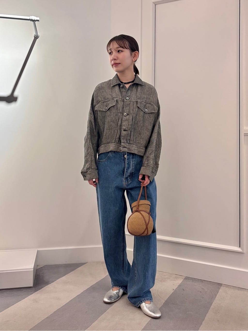 TOMORROWLANDのGALERIE VIE JV LAUREL カバードスリッポンを使っ