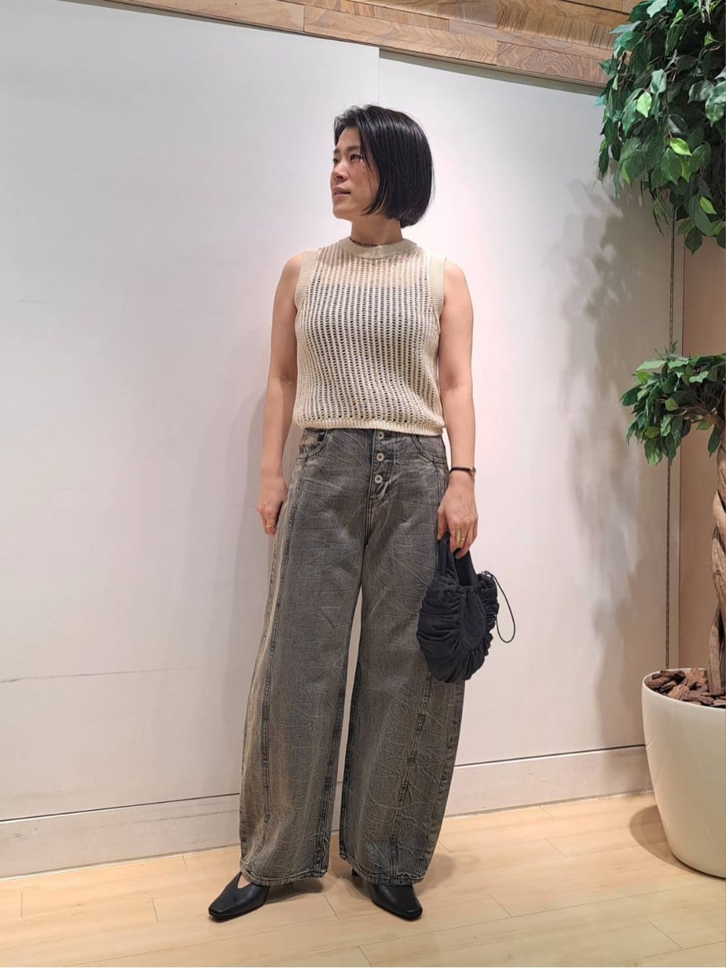 Vinのメッシュノースリニットを使ったコーディネートを紹介します。｜Rakuten Fashion(楽天ファッション／旧楽天ブランドアベニュー)5542990