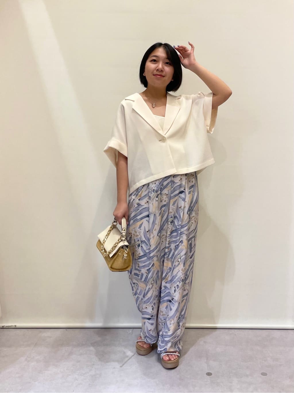 Vinのリネンライクハーフスリーブジャケットを使ったコーディネートを紹介します。｜Rakuten Fashion(楽天ファッション／旧楽天ブランドアベニュー)5546572