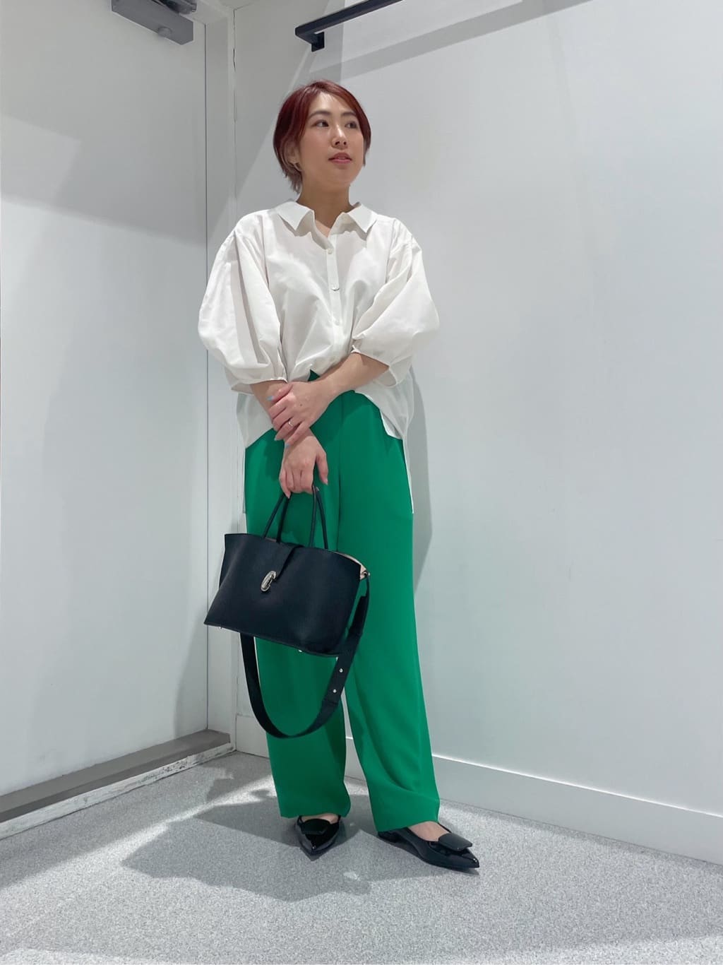 Vinのバックリボンパフスリーブブラウスを使ったコーディネートを紹介します。｜Rakuten Fashion(楽天ファッション／旧楽天ブランドアベニュー)5548494