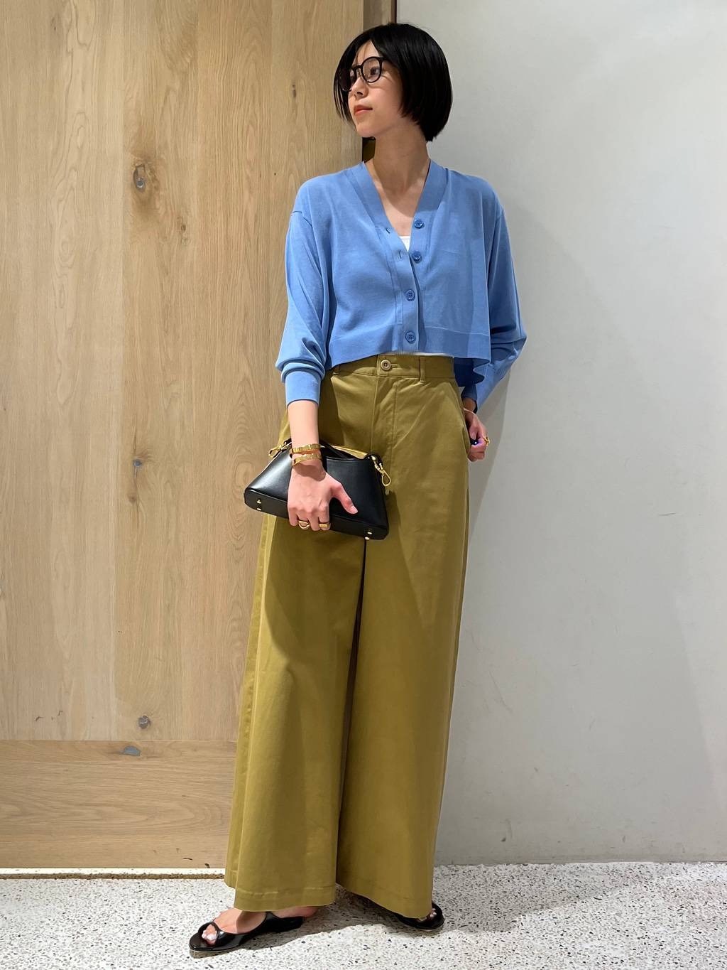 Curensologyの<&RC>ワイドルーズチノパンツを使ったコーディネートを紹介します。｜Rakuten Fashion(楽天ファッション／旧楽天ブランドアベニュー)5549854