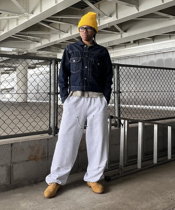 BEAMS MENのダブルニースウェットパンツを使ったコーディネート