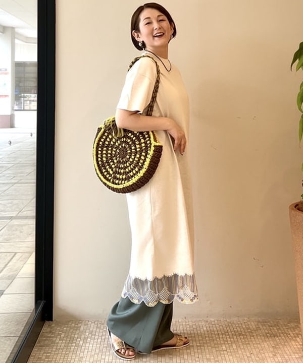 BEAMS HEARTの裾 スカラ レース ワンピースを使ったコーディネートを紹介します。｜Rakuten Fashion(楽天ファッション／旧楽天ブランドアベニュー)5551406