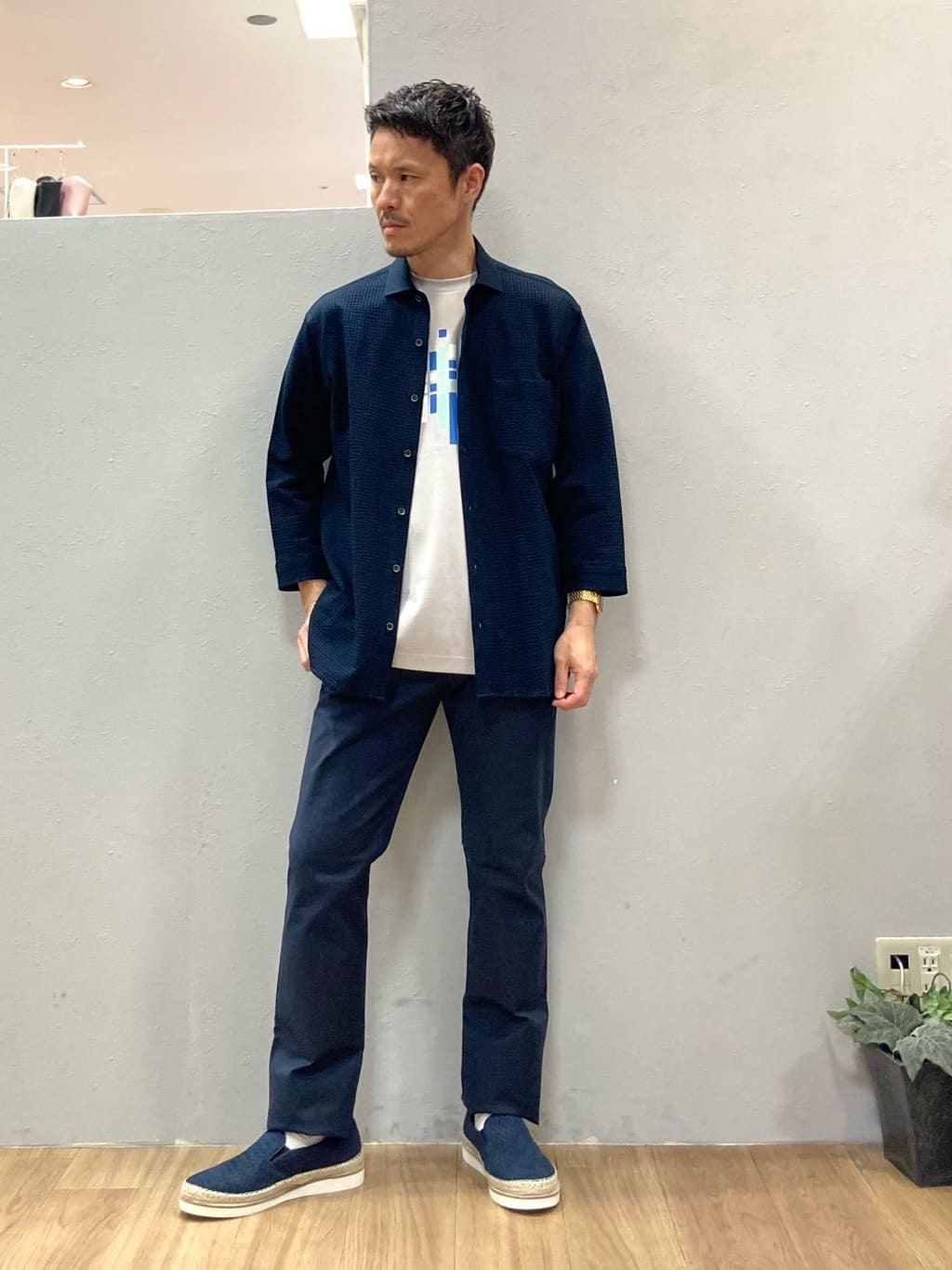 TAKEO KIKUCHIの【抗菌防臭/7分袖】サッカージャージ ストライプシャツを使ったコーディネートを紹介します。｜Rakuten Fashion(楽天ファッション／旧楽天ブランドアベニュー)5555015
