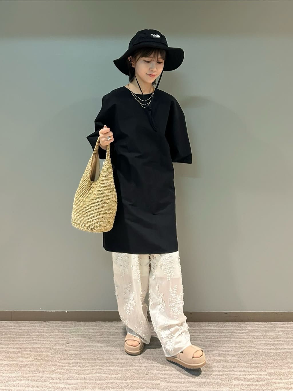 BEAUTY&YOUTH UNITED ARROWSのメタルコード ワンハンドル ショルダーバッグを使ったコーディネートを紹介します。|Rakuten Fashion(楽天ファッション/旧楽天ブランドアベニュー)5560840