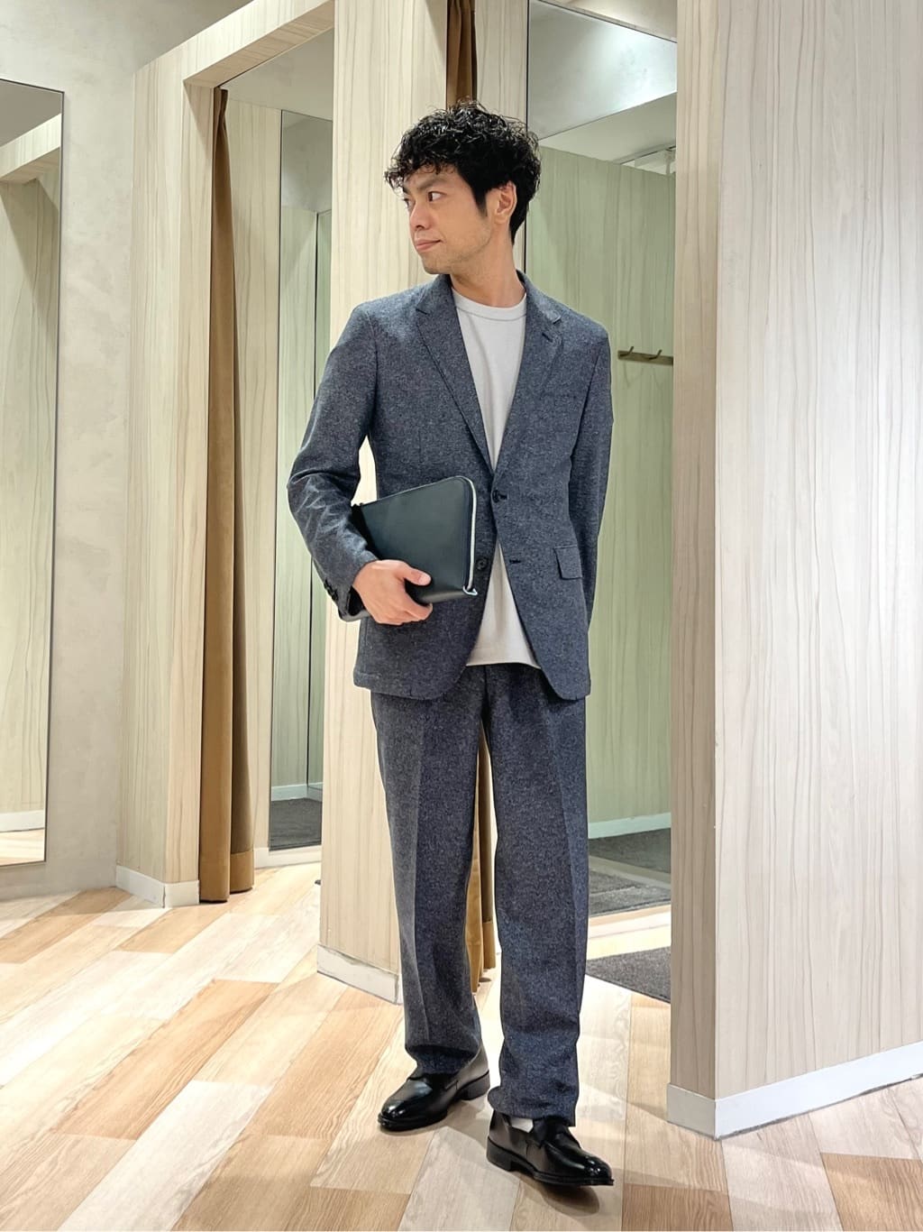 TAKEO KIKUCHIの【抗菌防臭】尾州 リネンブレンド ハニカムメッシュ ジャケットを使ったコーディネートを紹介します。｜Rakuten Fashion(楽天ファッション／旧楽天ブランドアベニュー)5562562