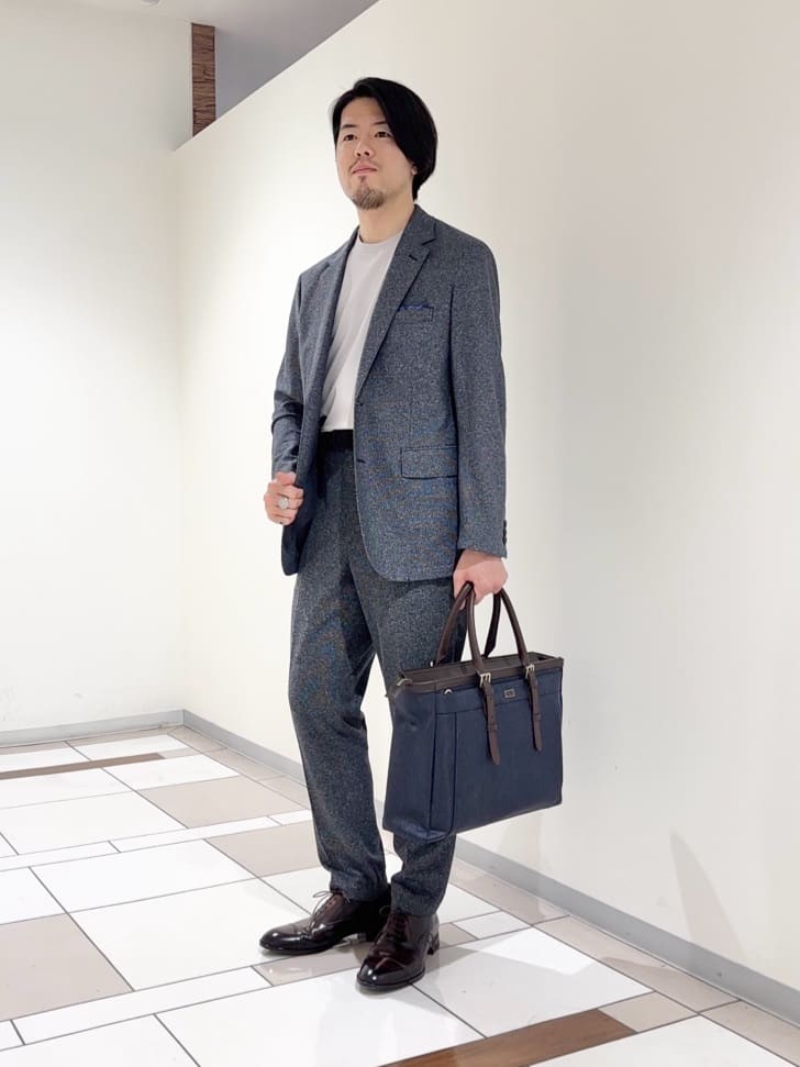 TAKEO KIKUCHIの【抗菌防臭】尾州 リネンブレンド ハニカムメッシュ ジャケットを使ったコーディネートを紹介します。｜Rakuten Fashion(楽天ファッション／旧楽天ブランドアベニュー)5563634