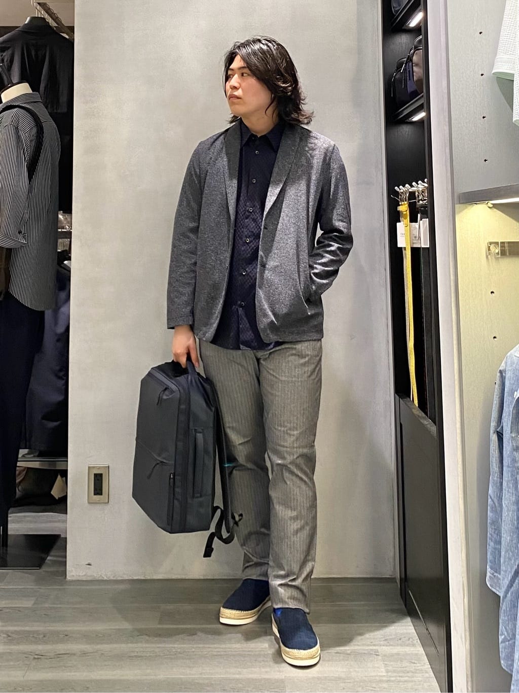 TAKEO KIKUCHIの【抗菌防臭】尾州リネンブレンド ドビーメッシュ カーディガンを使ったコーディネートを紹介します。｜Rakuten Fashion(楽天ファッション／旧楽天ブランドアベニュー)5565556