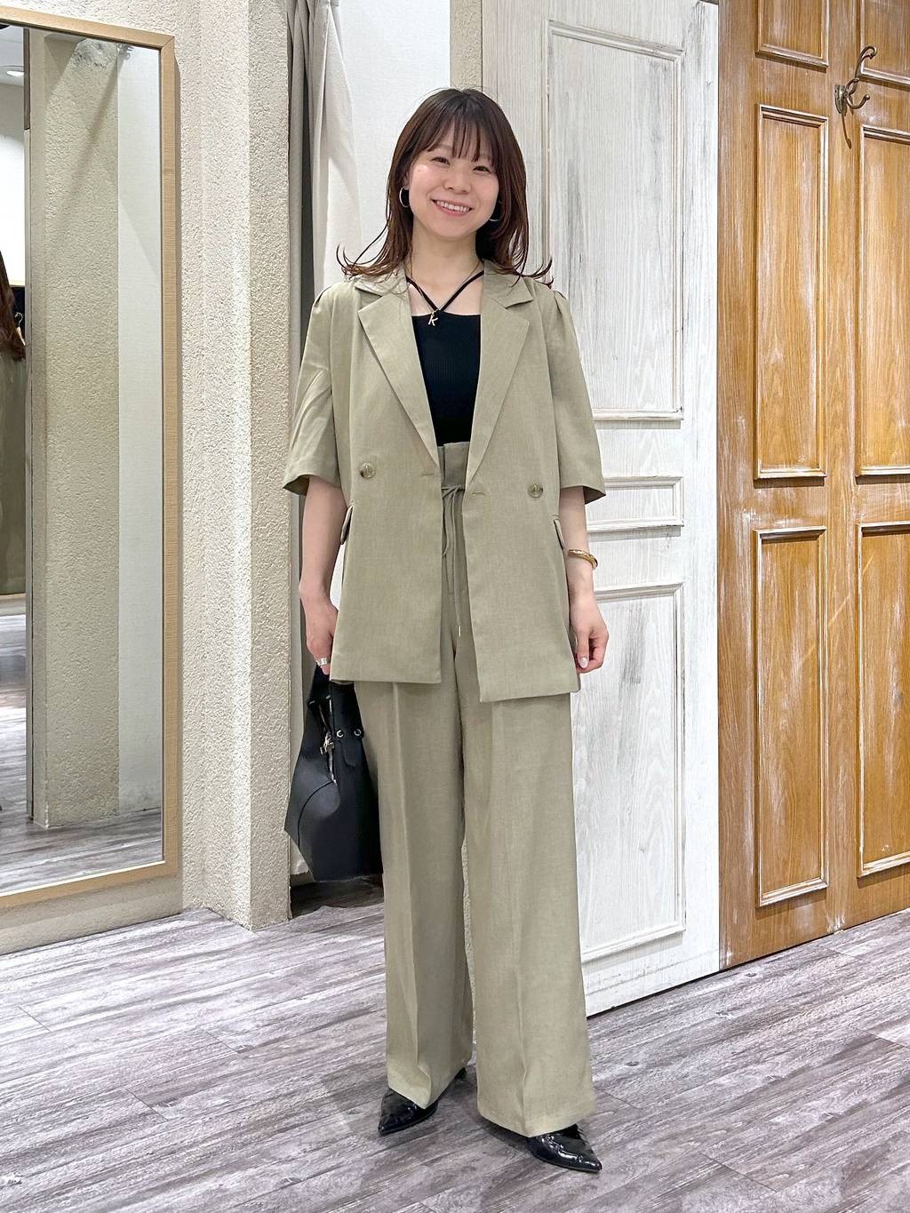 mysty womanの【セットアップ着用可】タックスリーブアソートジャケットを使ったコーディネートを紹介します。｜Rakuten Fashion(楽天ファッション／旧楽天ブランドアベニュー)5567448