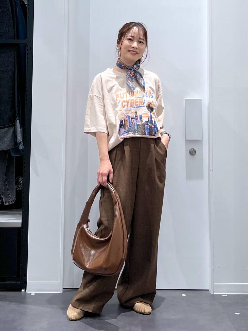 LAKOLEのアソートバンドTEEを使ったコーディネートを紹介します。｜Rakuten Fashion(楽天ファッション／旧楽天ブランドアベニュー)5567410