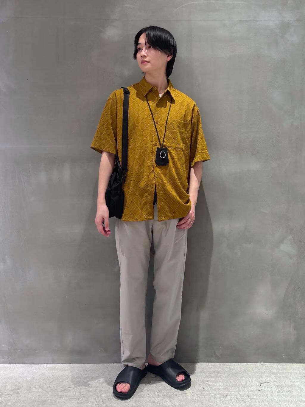 LAKOLEのレースシャツ半袖を使ったコーディネートを紹介します。｜Rakuten Fashion(楽天ファッション／旧楽天ブランドアベニュー)5567412