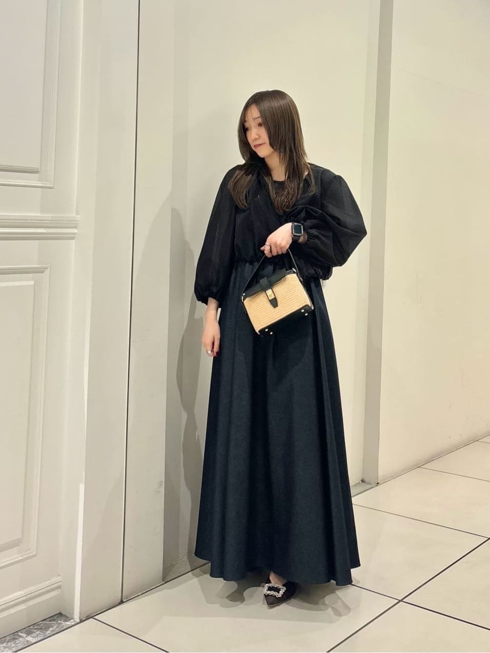 allurevilleの【LOULOU WILLOUGHBY】シャンブレーベアワンピースを使ったコーディネートを紹介します。｜Rakuten Fashion(楽天ファッション／旧楽天ブランドアベニュー)5568535