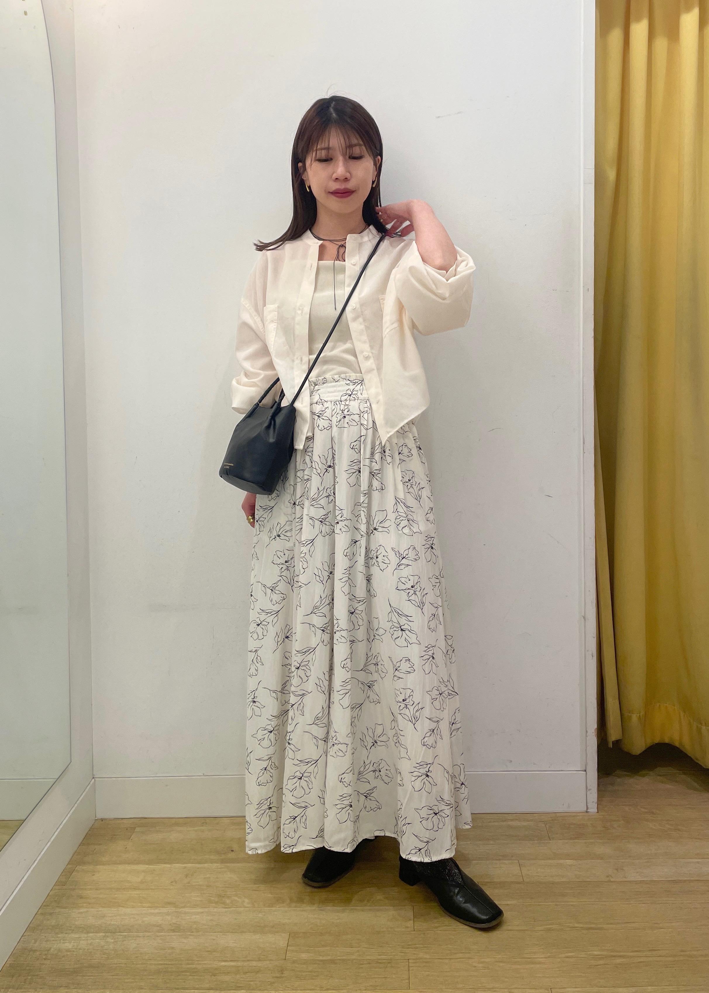 ROPE' PICNICの着丈が選べるバンドカラー無地シアーシャツを使ったコーディネートを紹介します。｜Rakuten Fashion(楽天ファッション／旧楽天ブランドアベニュー)5578364