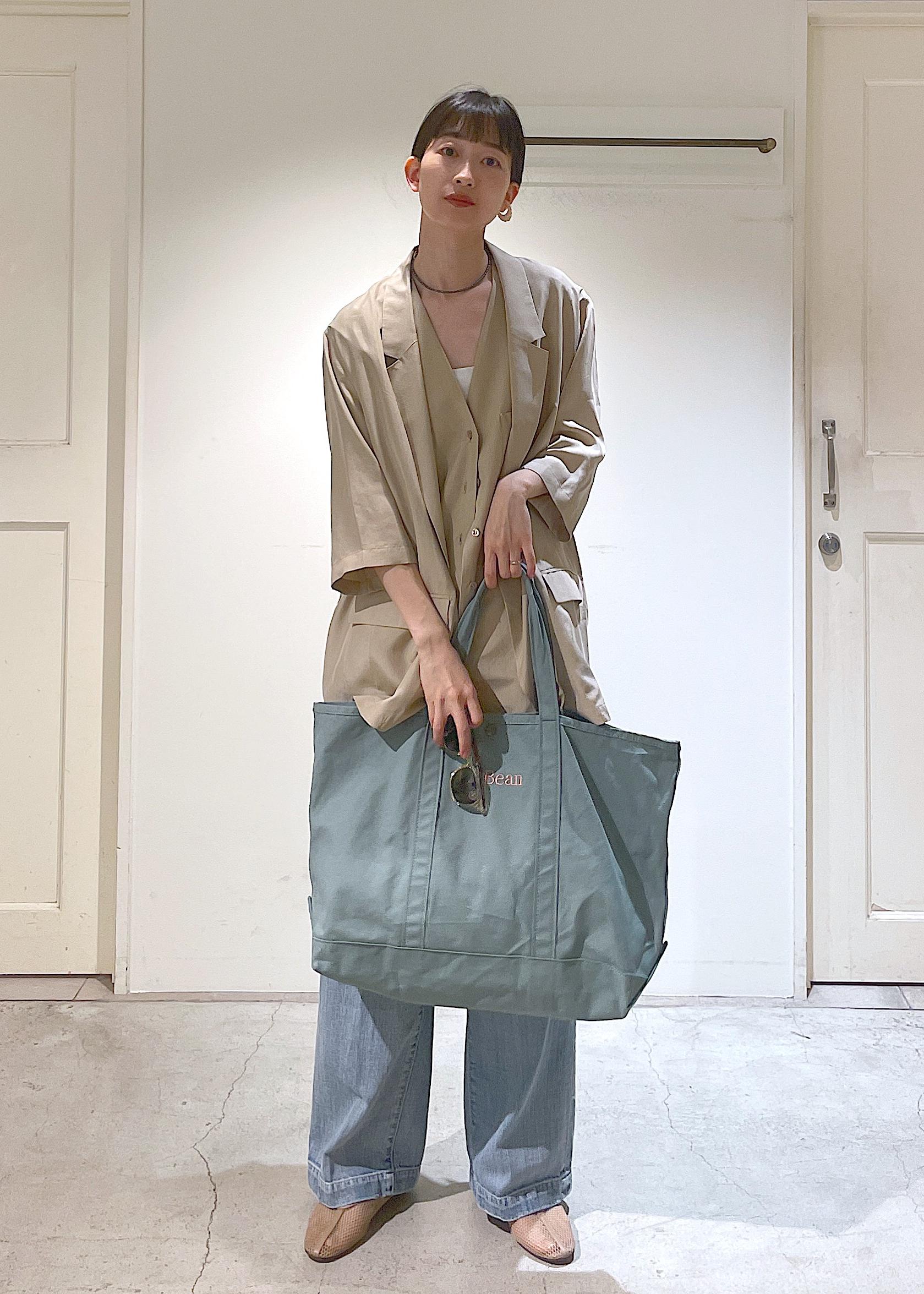SALON adam et rope'の[25SS]GENTLE SILK ハーフスリーブジャケット【セットアップ対応・洗える】を使ったコーディネートを紹介します。｜Rakuten Fashion(楽天ファッション／旧楽天ブランドアベニュー)5602985