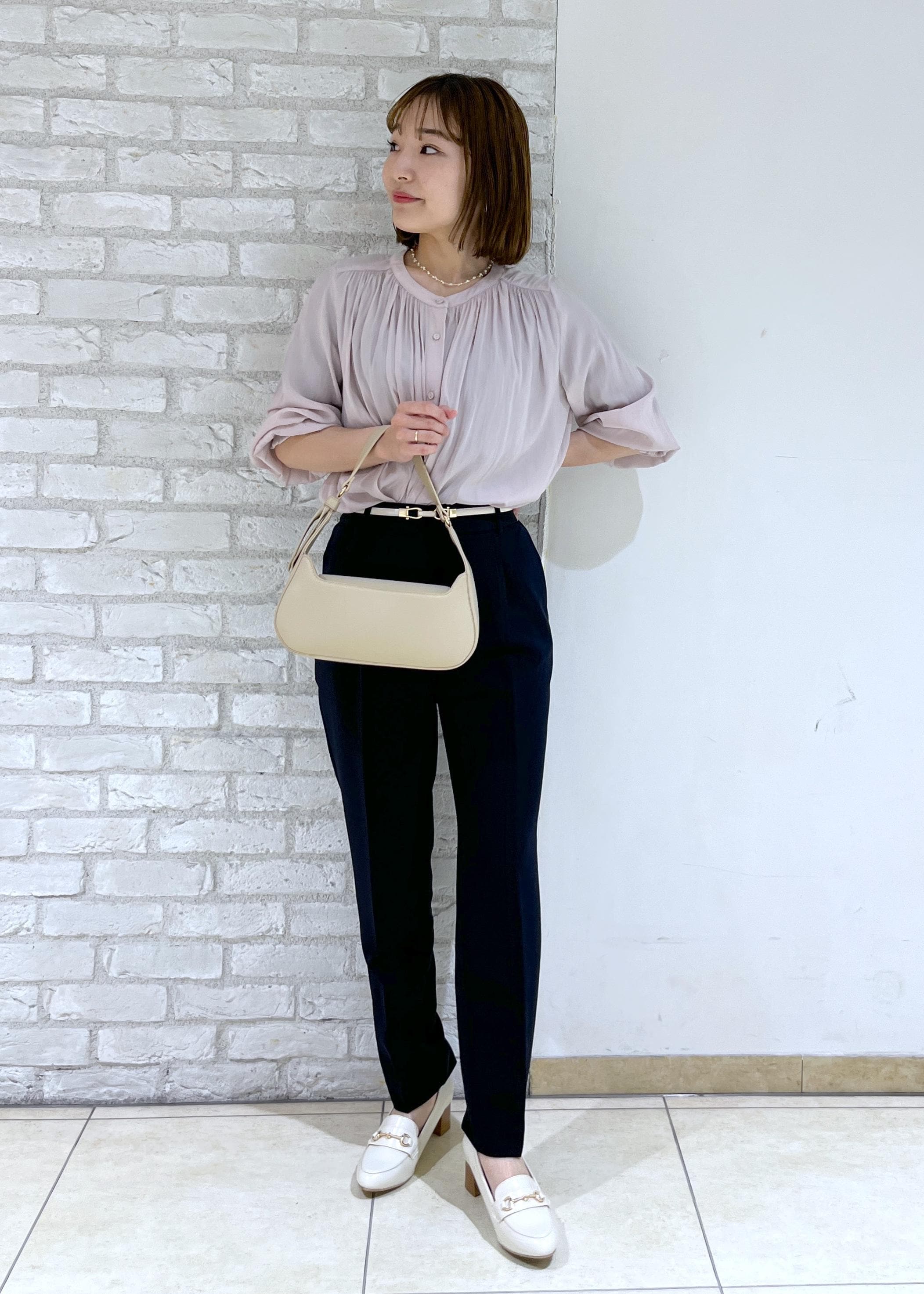 ROPE' PICNICの割繊ギャザーブラウスを使ったコーディネートを紹介します。｜Rakuten Fashion(楽天ファッション／旧楽天ブランドアベニュー)5603208