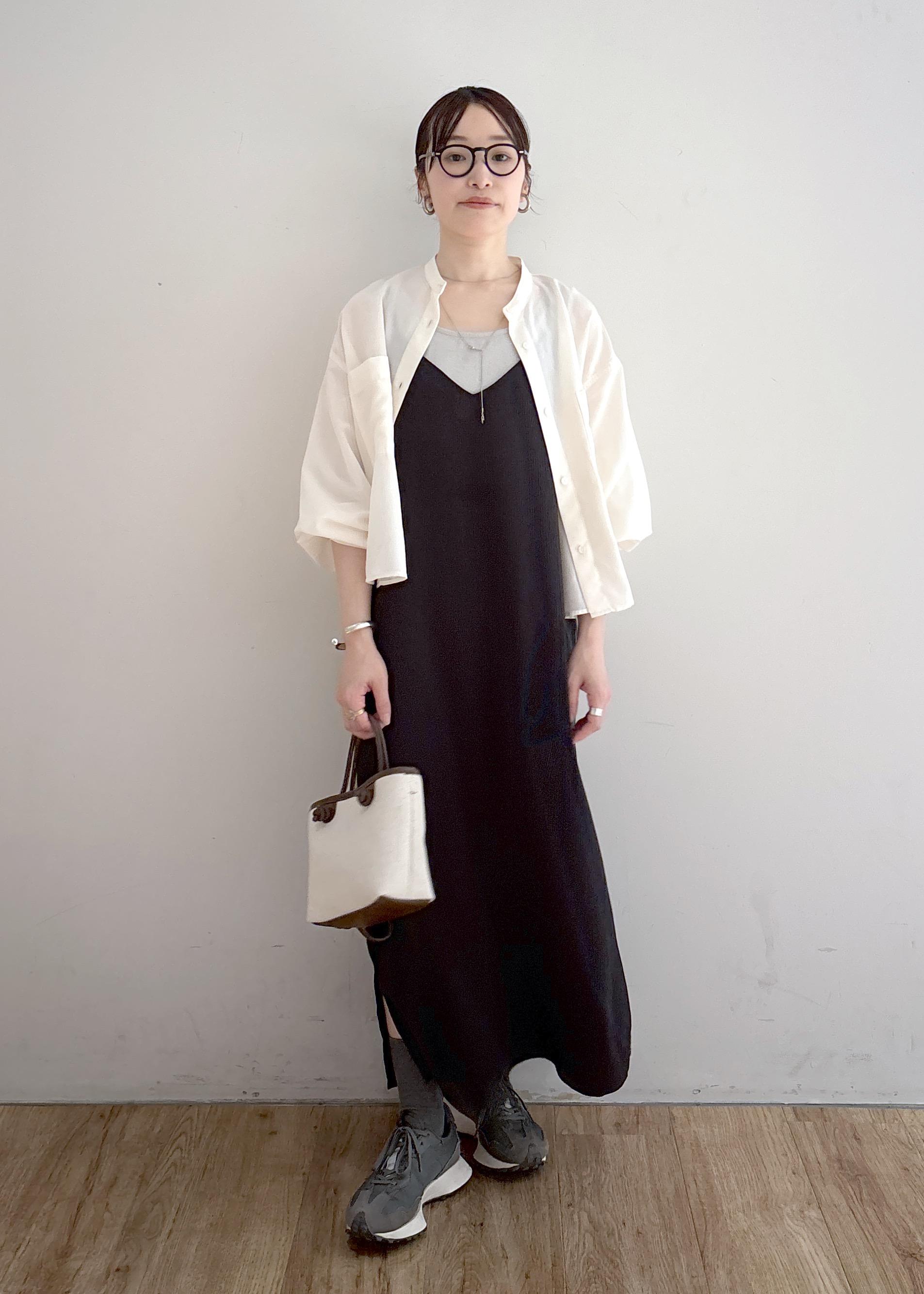 ROPE' PICNICの着丈が選べるバンドカラー無地シアーシャツを使ったコーディネートを紹介します。｜Rakuten Fashion(楽天ファッション／旧楽天ブランドアベニュー)5627673
