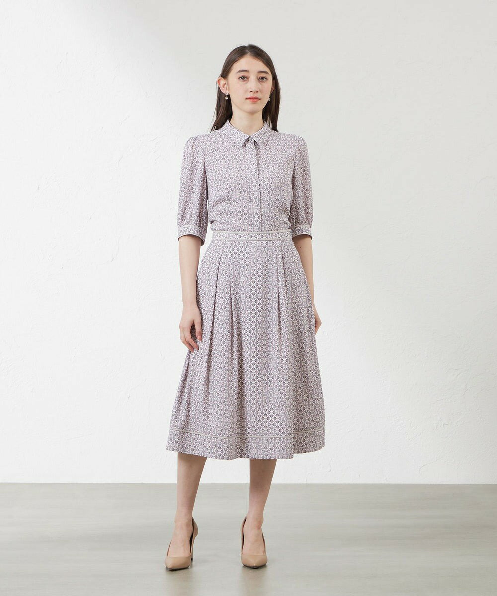 AMACAのビットプリント幾何ブラウスを使ったコーディネートを紹介します。｜Rakuten Fashion(楽天ファッション／旧楽天ブランドアベニュー)5579688