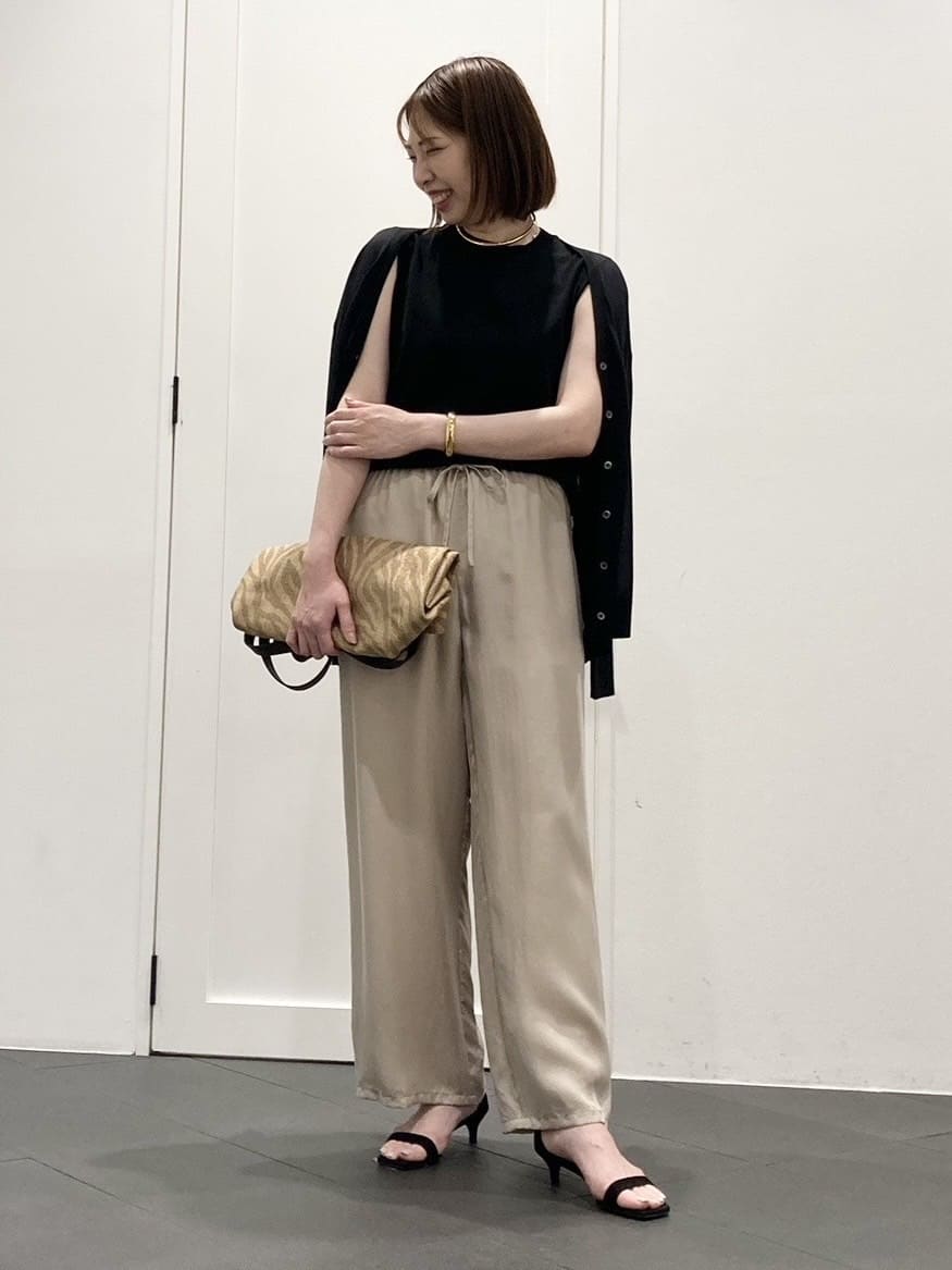 1er Arrondissementの18ゲージラフカーディガンを使ったコーディネートを紹介します。｜Rakuten Fashion(楽天ファッション／旧楽天ブランドアベニュー)5581693