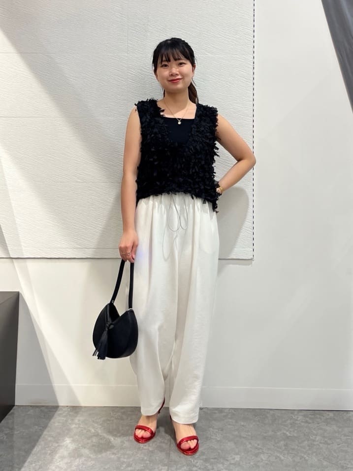 Vinの2WAYニットタンクトップを使ったコーディネートを紹介します。｜Rakuten Fashion(楽天ファッション／旧楽天ブランドアベニュー)5582083