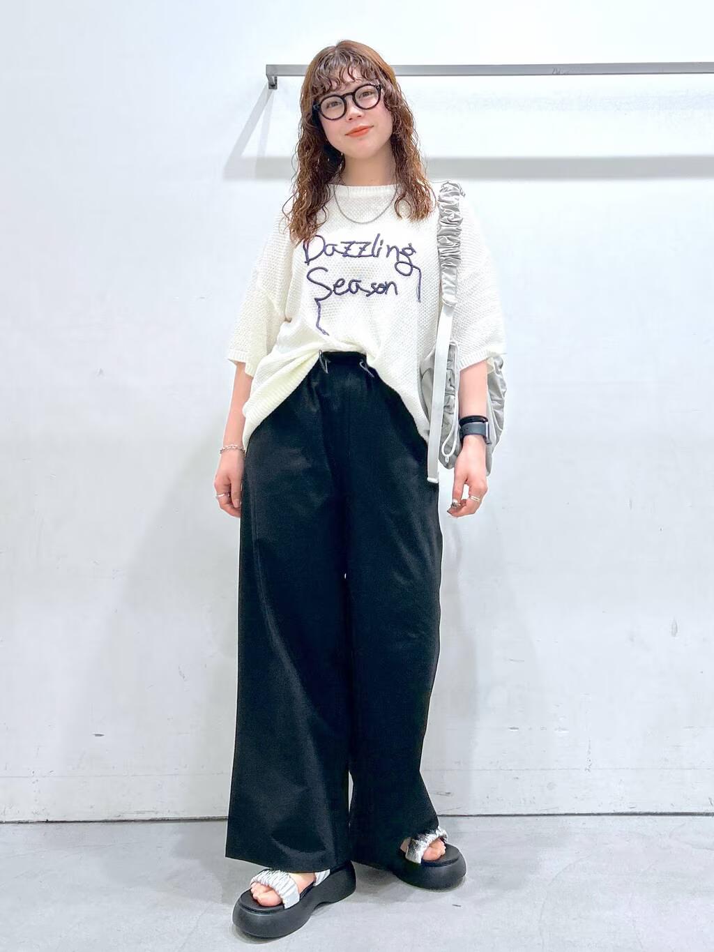 LAKOLEの刺繍ロゴニットプルオーバー半袖を使ったコーディネートを紹介します。｜Rakuten Fashion(楽天ファッション／旧楽天ブランドアベニュー)5582620