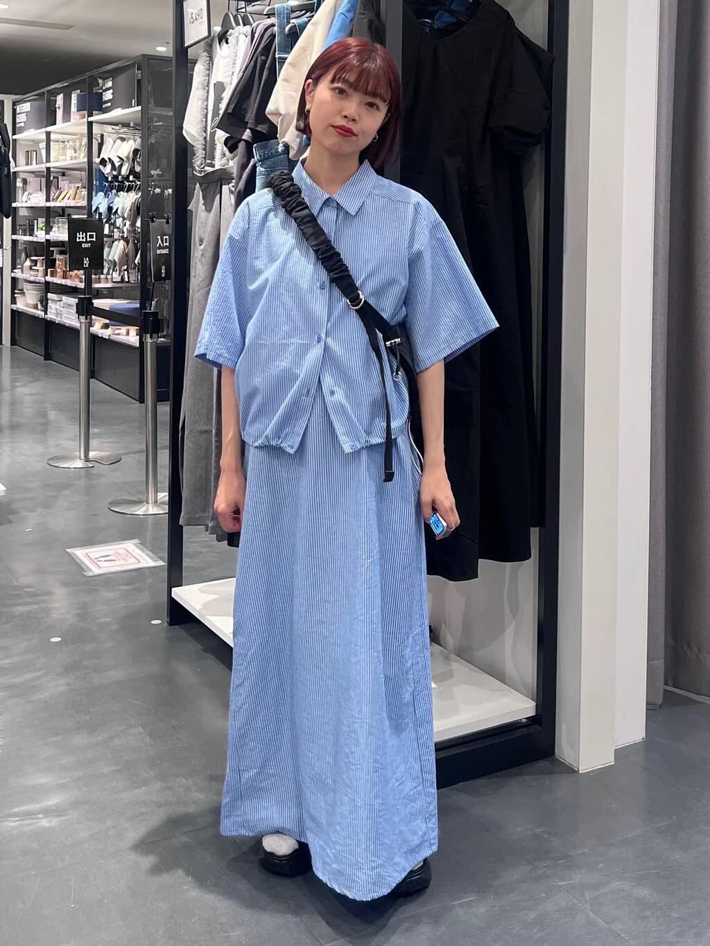 LAKOLEのシャツレイヤードセットワンピースを使ったコーディネートを紹介します。｜Rakuten Fashion(楽天ファッション／旧楽天ブランドアベニュー)5582600