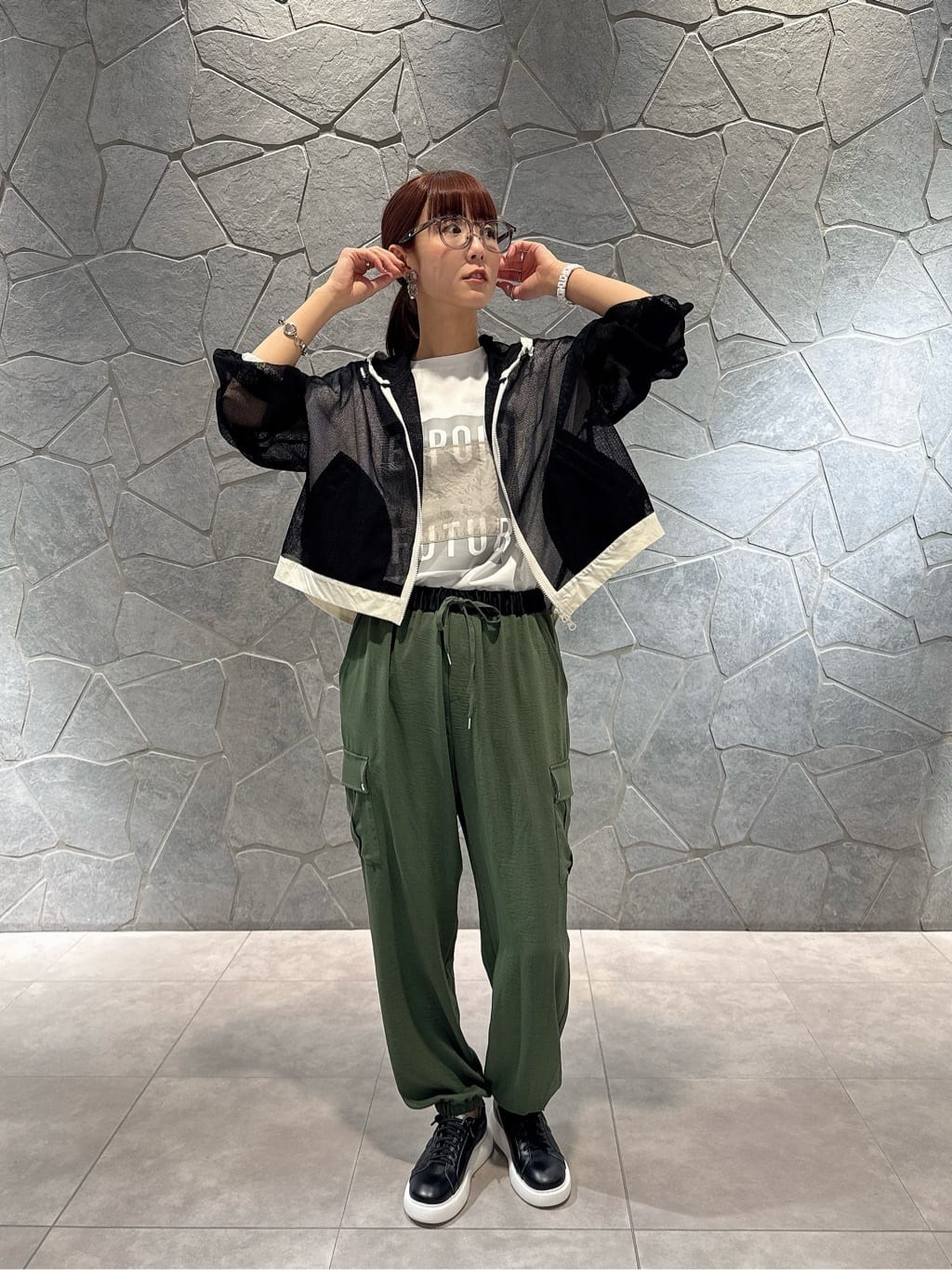 LASUDのロゴオーガンジーTシャツを使ったコーディネートを紹介します。｜Rakuten Fashion(楽天ファッション／旧楽天ブランドアベニュー)5588179