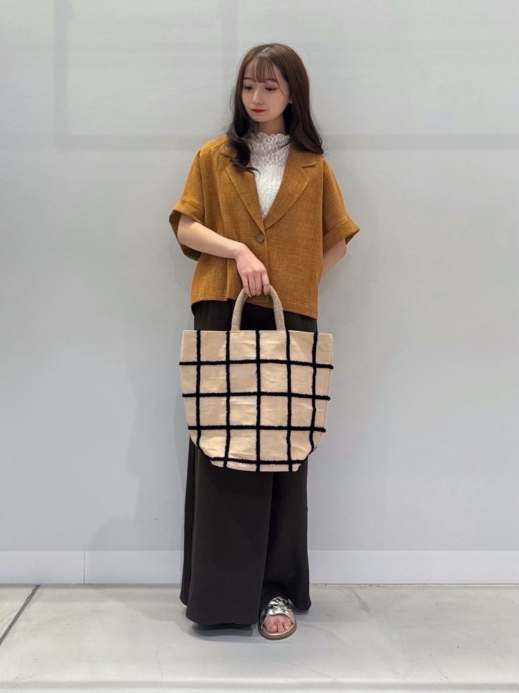 Vinのリネンライクハーフスリーブジャケットを使ったコーディネートを紹介します。｜Rakuten Fashion(楽天ファッション／旧楽天ブランドアベニュー)5588861