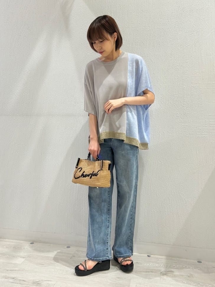 LASUDの雑材スパンコールロゴミニバッグを使ったコーディネートを紹介します。｜Rakuten Fashion(楽天ファッション／旧楽天ブランドアベニュー)5590505