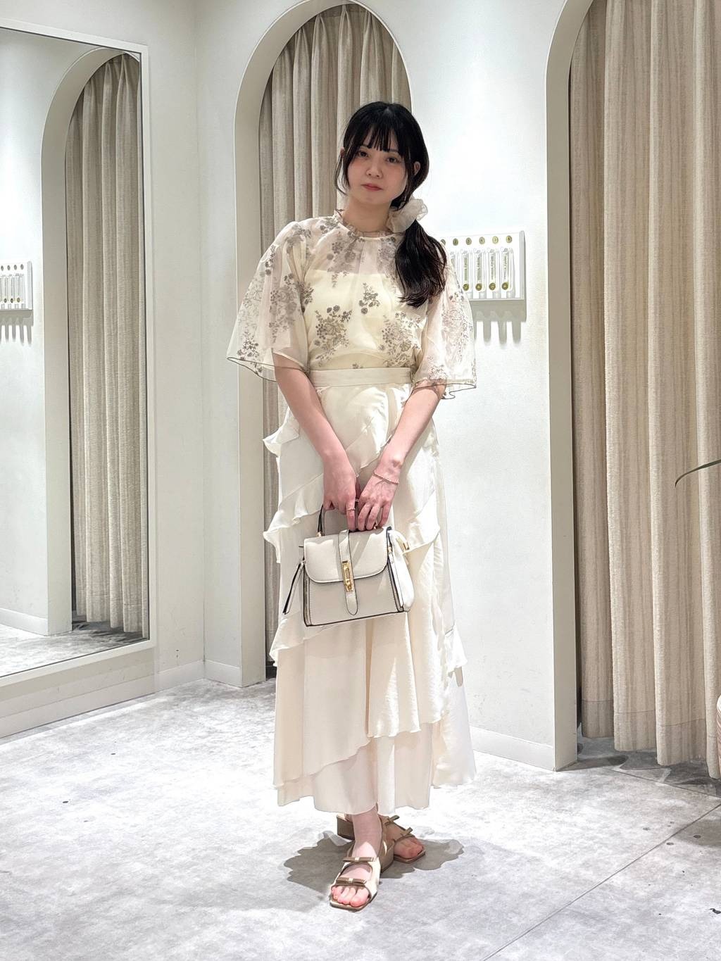 mysty womanのフリルエスカルゴスカートを使ったコーディネートを紹介します。｜Rakuten Fashion(楽天ファッション／旧楽天ブランドアベニュー)5595919