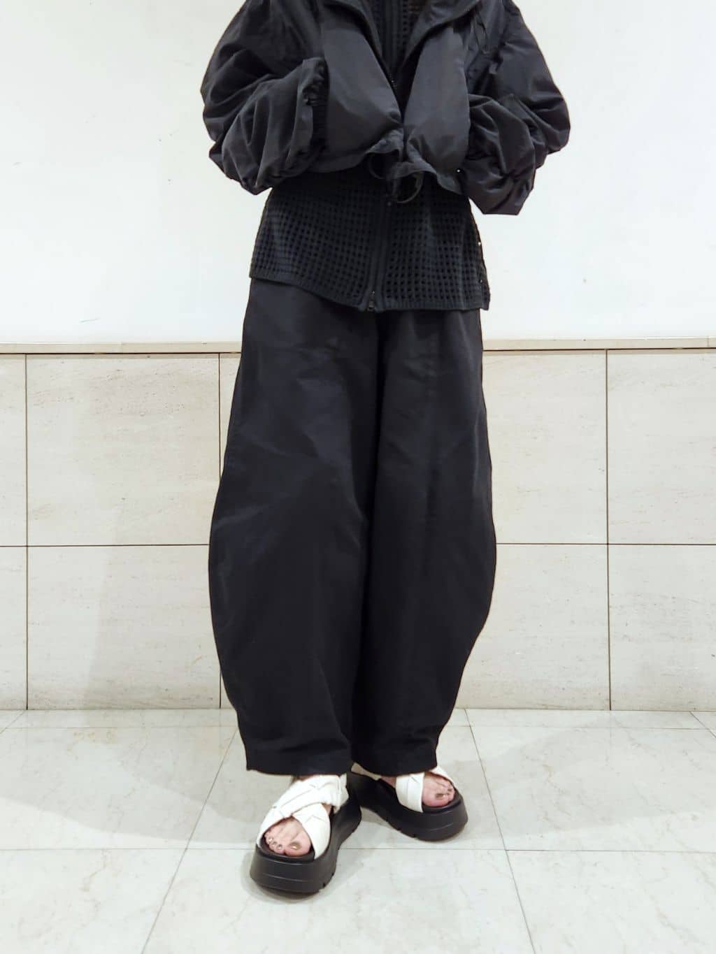 STACCATOのクロスベッセルサンダルを使ったコーディネートを紹介します。｜Rakuten Fashion(楽天ファッション／旧楽天ブランドアベニュー)5597417