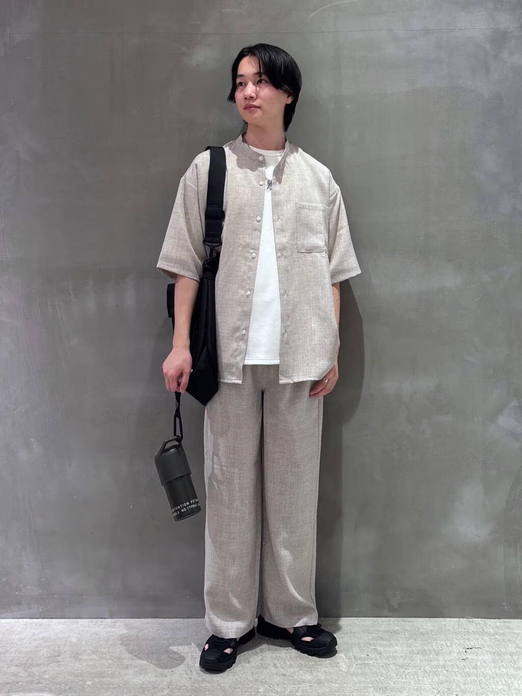 LAKOLEの【セットアップ可】メランジブッチャーバンドカラーシャツを使ったコーディネートを紹介します。｜Rakuten Fashion(楽天ファッション／旧楽天ブランドアベニュー)5604430