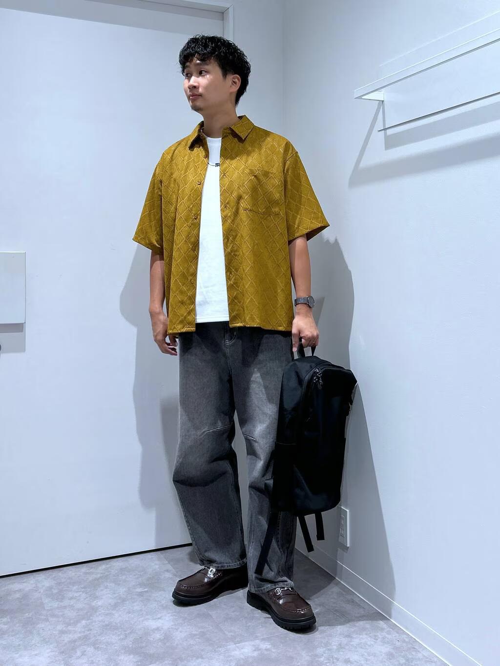 LAKOLEのレースシャツ半袖を使ったコーディネートを紹介します。｜Rakuten Fashion(楽天ファッション／旧楽天ブランドアベニュー)5603759