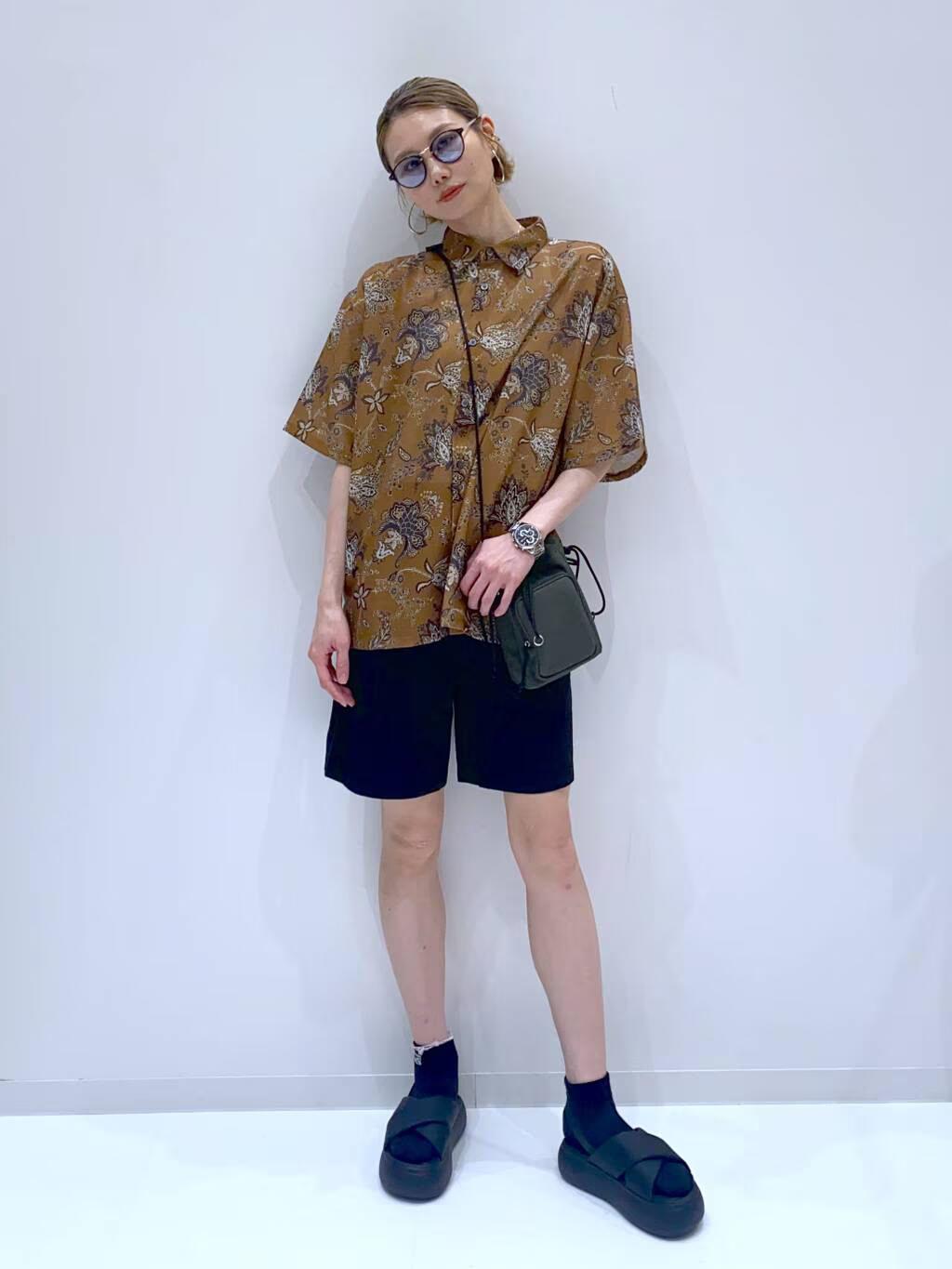 LAKOLEのメッシュペイズリーシャツ半袖を使ったコーディネートを紹介します。｜Rakuten Fashion(楽天ファッション／旧楽天ブランドアベニュー)5604423