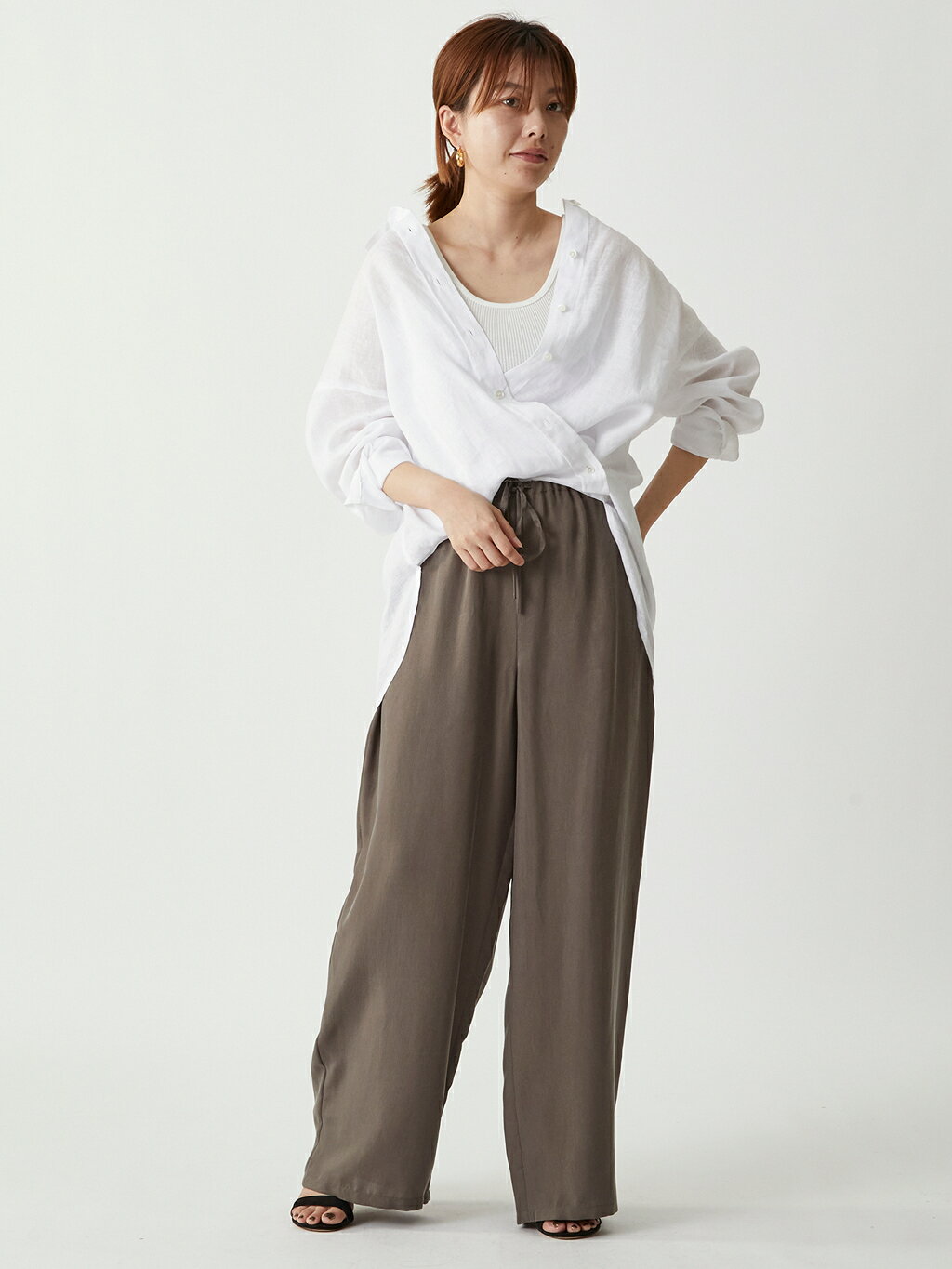 1er Arrondissementの60リネンシャツを使ったコーディネートを紹介します。｜Rakuten Fashion(楽天ファッション／旧楽天ブランドアベニュー)5610838